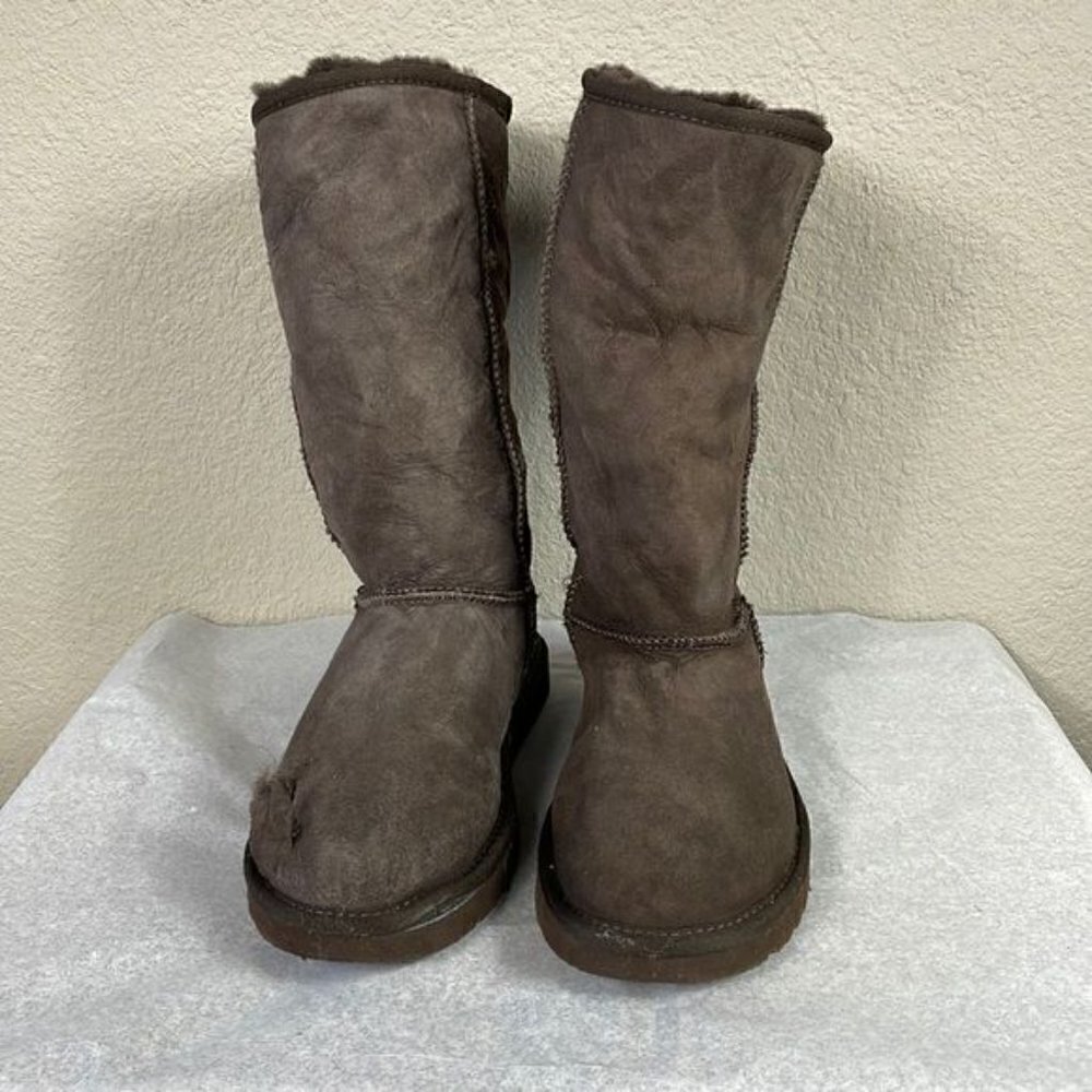 UGG Classic Tall Sheepskin Boot Brown Winter Soft Shearling Sz 7 - Picture 2 of 11